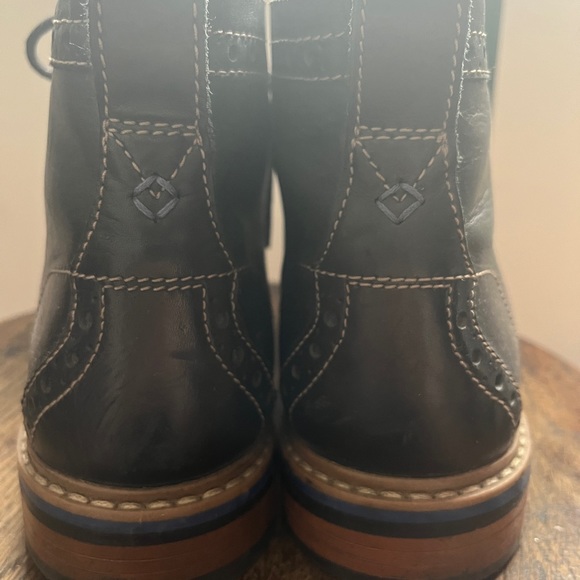 Bostonian Men’s wingtip boots so classy!!! - Picture 4 of 12